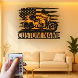 Panneau LED personnalisé pour trike | Plaque de nom de motard avec drapeau américain | Décoration murale en métal pour garage | Cadeau pour homme cave