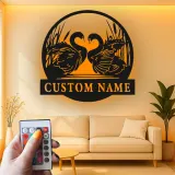 Panneau en métal personnalisé avec cygne | Décoration murale rétroéclairée pour couples | Cadeau de mariage ou d'anniversaire personnalisé | Décor romantique pour la maison