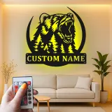 Cartel de metal LED de bosque de osos personalizado Regalo para entusiastas del aire libre Decoración de cabaña o lodge