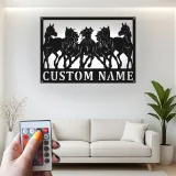 Cartel con nombre de caballo personalizado | Decoración mural de metal LED para rancho y decoración ecuestre | Caballos al galope personalizados