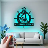 Cartel LED náutico de metal | Decoración mural personalizada con faro y timón | Decoración marítima personalizada para casa de playa