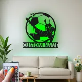 Panneau Métallique de Joueur de Soccer Personnalisé | Décoration Murale LED de Nom pour Chambre de Garçon | Silhouette de Coup de Pied de Bicyclette | Cadeau pour Athlète