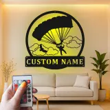 Personalisierte Skydiving LED-Leuchte | Individuelles Metallschild | Beleuchtete Fallschirmspringer-Silhouette | Geschenk für Abenteuerliebhaber