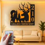 Insegna in metallo personalizzata con cervo e alberi retroilluminata LED regalo per casa nuova decorazione per cabin all'aperto