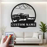 Insegna LED in metallo con pickup personalizzato | Arte murale con rimorchio gooseneck | Decorazione garage con nome per lui | Regalo per camionisti