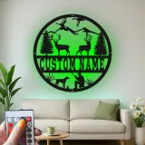 Personalisierte LED-Schild mit Jagdszene | Laser-Cut Metall-Wandkunst | Rustikale Cabin-Dekoration & Man Cave Geschenk
