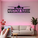 Décoration murale en métal personnalisée avec lumière LED d'avion - Cadeau d'aviation pour pilotes, décoration de hangar ou de bureau