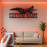 Arte in metallo LED a forma di jet da combattimento | Insegna con nome personalizzata per aerei | Decorazione aviazione personalizzata per piloti | Regalo per Man Cave militare