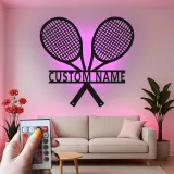 Enseigne LED personnalisée raquettes de tennis | Décoration murale en métal personnalisée | Décor sportif premium | Cadeau pour coach et enseigne de salle de jeux