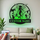 Personalisierte Feen-Namensschild | LED Metall-Wandkunst für das Mädchenzimmer | Individuelle Babyzimmer-Dekoration | Verzauberndes Feen-Garten-Geschenk