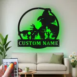 Cartel de metal personalizado con escena de bosque de brujas y luz LED Regalo único de Halloween Decoración espeluznante para el hogar