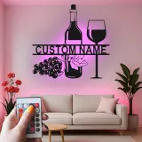 Personalisierte LED-beleuchtete Metall-Wandkunst mit Weinflasche und Glas – Geschenk für Weinliebhaber für Küche oder Bar