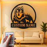 Cartel de metal personalizado con luz LED de bosque de lobos Regalo personalizado para amantes de la naturaleza Decoración rústica de cabaña