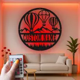 Personalisierte Heißluftballon-Schild | Individuelle Berg-Metall-Wandkunst | Kinderzimmer- und Wohnzimmer-Dekoration mit LED-Lichtern | Geschenk für Abenteuerlustige