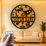 Insegna in metallo personalizzata con astronauta e razzo e luce LED regalo per amanti dello spazio decorazione per camera dei bambini
