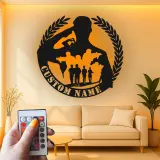 Panneau LED Soldat Saluant | Hommage Militaire Personnalisé | Décoration de Nom de Vétéran sur Mesure | Art Murale Patriotique