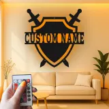 Cartel de metal personalizado con escudo y espada | Decoración mural LED con nombre a medida para sala de juegos | Decoración medieval guerrera para dormitorio juvenil