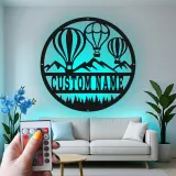 Personalisierte Heißluftballon-Schild | Individuelle Berg-Metall-Wandkunst | Kinderzimmer- und Wohnzimmer-Dekoration mit LED-Lichtern | Geschenk für Abenteuerlustige