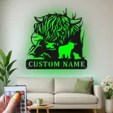Decoración mural de metal LED de vaca de las Highlands | Decoración farmhouse personalizada | Letrero rústico a medida para amantes de los animales