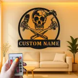 Individuelles Skull Painter Schild | Personalisiertes LED Metallschild für Studio | Gothic Wanddekoration für Künstler | Überkreuzte Pinsel- & Farbroller-Logo