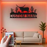 Panneau Métallique Longhorn du Texas Personnalisé | Art Murale Rétroéclairé avec Nom de Ranch | Décoration Rustique de Cactus du Désert pour Ferme et Extérieur