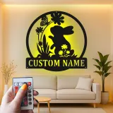 Insegna in metallo LED personalizzata con coniglio e farfalla, regalo per nursery, decorazione per stanza dei bambini