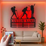 Insegna con Nome Personalizzata per Escursionisti | Arte in Metallo LED per Amanti dell'Avventura | Regalo Decorativo per Outdoor