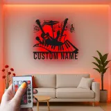 Insegna LED personalizzata con chitarra e pianoforte | Arte in metallo con note musicali | Decorazione con nome per studio musicale
