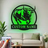 Personalisierte LED-beleuchtete Metall-Wandkunst mit Stier für Ranchbesitzer – Rustikaler Landhausstil