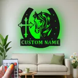 Cartel LED personalizado de caballo y cruz | Decoración mural de metal con herradura a medida | Regalo ecuestre para establo y hogar