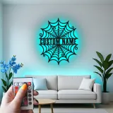 Personalisierte Spinnenweben-Metallschild | Personalisierte Gothic LED-Wandkunst | Gruseliges Halloween-Dekor Geschenk für Zuhause oder Geschäft