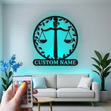 Panneau balance de la justice pour avocat | Décoration murale en métal LED personnalisée | Décor sur mesure pour cabinet d’avocat | Cadeau pour avocat