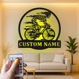 Personalisierte Skelett Radfahrer Metalltafel | LED Wandkunst für Männerhöhlen | Individuelles Biker Geschenk | Gruselige Fahrrad Dekoration