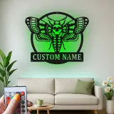 Cartel LED de polilla de cabeza de muerte personalizado | Arte mural de metal | Silueta de polilla de calavera | Regalo para habitación de Dark Academia