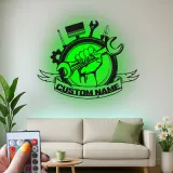 Cartel LED de Garaje Personalizado | Decoración Mural de Metal para Mecánicos | Mano Sosteniendo Llave Inglesa | Regalos para Él