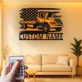 Enseigne camion de dépannage plateau personnalisée | Décoration murale LED en métal | Décor drapeau américain pour garage ou bureau | Cadeau pour chauffeur routier