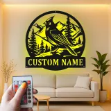 Personalisierte Kardinal-Mountain-Szene LED-Metall-Wandkunst – Geschenk für Naturliebhaber, für Hütte oder Wohnzimmer