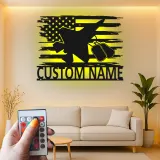 Insegna in metallo personalizzata per jet militare | Arte murale LED personalizzata | Regalo patriottico per veterani e decorazione con bandiera americana