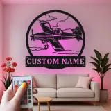 Décoration murale en métal personnalisée avec lumière LED d'avion - Cadeau d'aviation pour pilote, décoration de hangar pour passionnés d'aviation