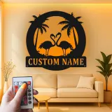 Panneau en métal Flamant Rose personnalisé | Art mural LED tropical | Décor de nom de maison de plage personnalisé | Cadeau décor de coucher de soleil