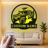 Décoration murale en métal Humvee personnalisée | Signalisation de véhicule militaire avec rétroéclairage LED | Cadeau personnalisé pour vétéran | Décor de garage Man Cave