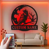 Arte Murale in Metallo Corvo | Insegna con Nome Personalizzato e Luce LED | Silhouette di Luna e Uccello Gotica