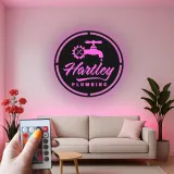 Insegna Logo Idraulico Personalizzata | Arte in Metallo LED per Laboratorio | Decorazione Industriale con Rubinetto e Ingranaggio | Regalo Personalizzato per Man Cave