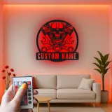 Insegna LED con Teschio per Meccanico | Arte Murale in Metallo Personalizzata per Garage | Decorazione per Biker e Man Cave con Luci RGB