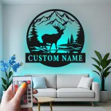 Insegna in metallo LED personalizzata con alce in paesaggio montano - Regalo per amanti della natura e decorazione per cabine o rifugi