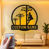 Décoration murale LED en métal pour lineman | Plaque prénom personnalisée pour électricien | Déco pour technicien de ligne
