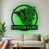 Décoration murale en métal Highland Cow | Plaque LED personnalisée pour maison de campagne | Cadeau floral pour salon