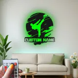Personalisiertes Karate Metallschild | LED-Kämpfer-Silhouette für Dojo & Jugendzimmer | Individuelle Kampfsport-Dekoration