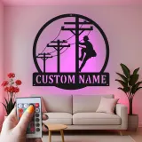 Décoration murale LED en métal pour lineman | Plaque prénom personnalisée pour électricien | Déco pour technicien de ligne
