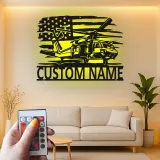 LED-Schild Black Hawk Helicopter | Personalisiertes Metallschild | Militärische Dekoration für Piloten | Patriotisches Geschenk für die Luftfahrt